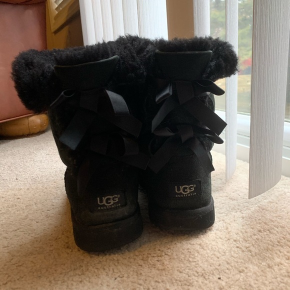 Bailey bow Ugg’s - Picture 3 of 6